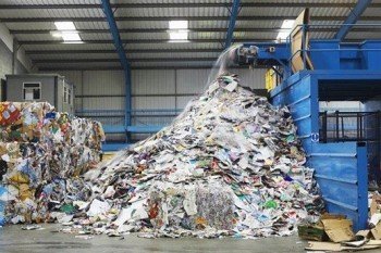 1 ton kağıdı geri dönüştürmek;